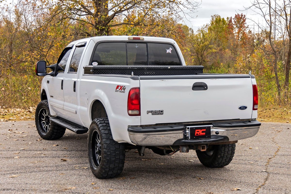 Ford F-250 Super Duty Aluminum Running Boards - Rough Country - HD2 - Black - '99-'16